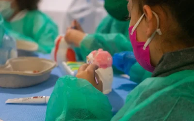 Helpi, el juguete solidario que acompaña a niños en hospitales de toda España